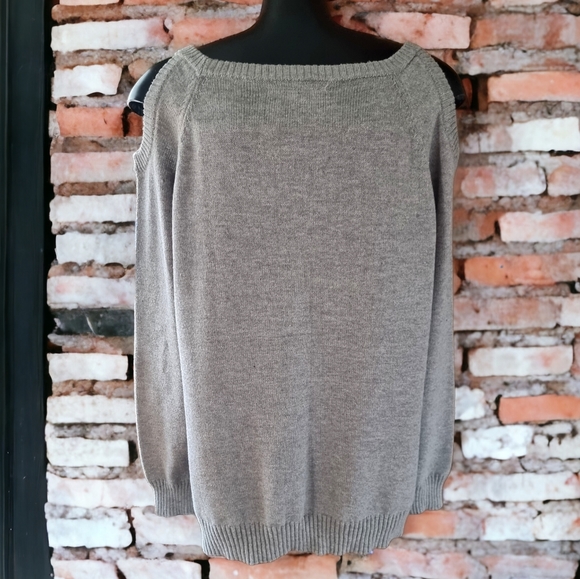 Tipsy Elves' Cat Ugly Christmas Cold Shoulder "Santa Claws" Sweater - Picture 4 of 8